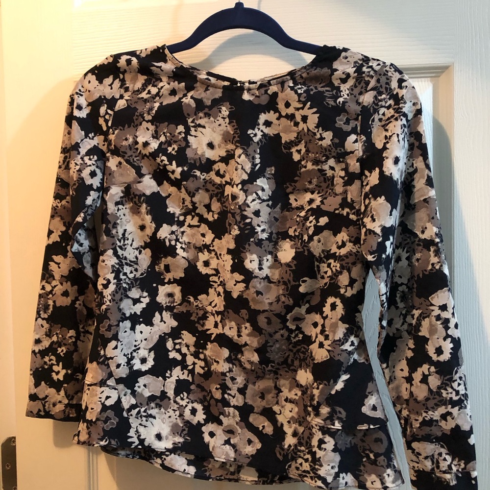 Beautiful Banana Republic blouse.